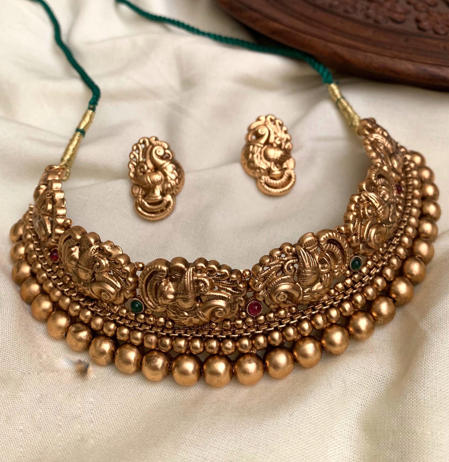 Peacock choker (N-29)