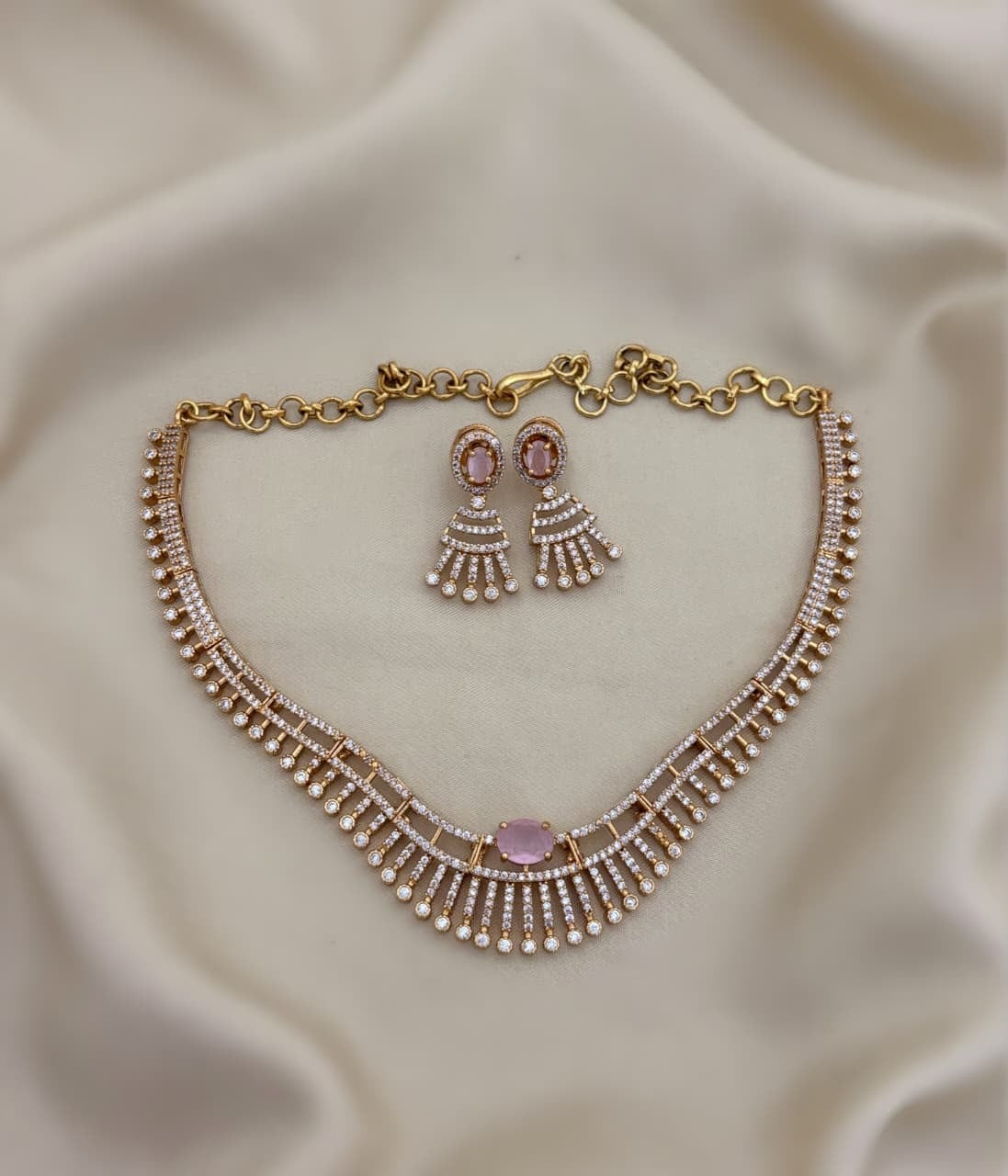 Trending design necklace