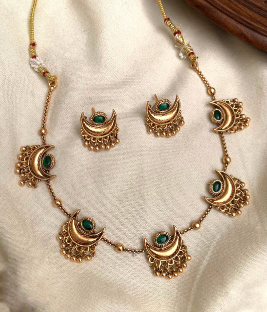 Half moon with gold drops (N-8)