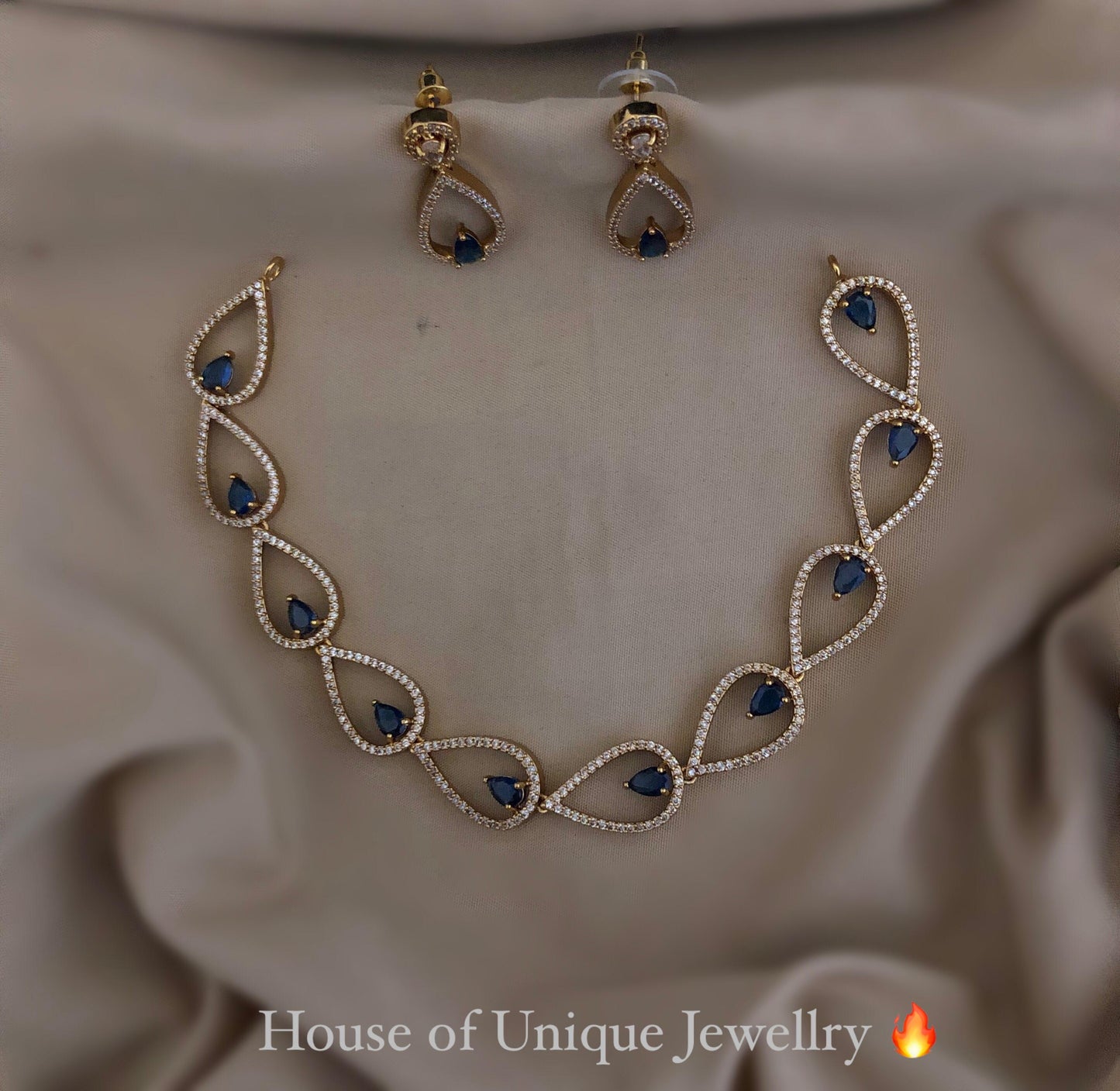 Simple design necklace