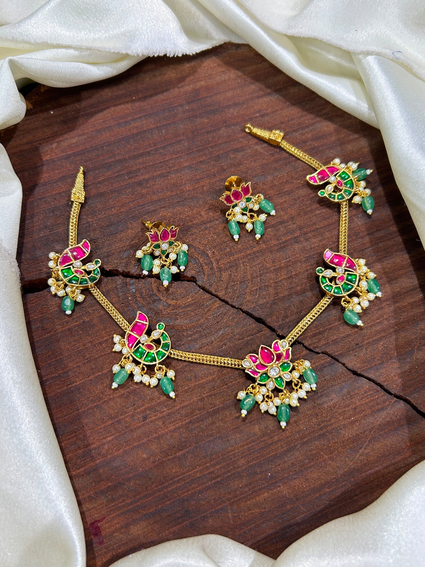 Jadau necklace
