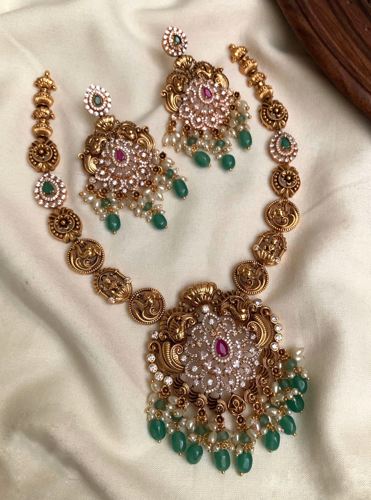 Flower design with white stone premium set(PJ-17)