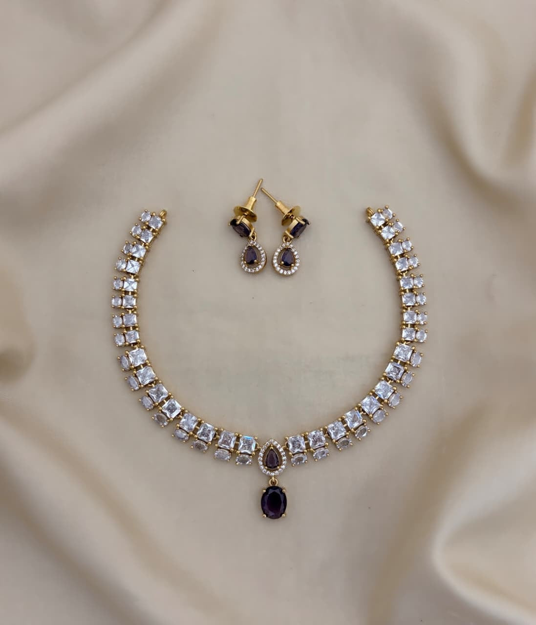 White stone color drop necklace