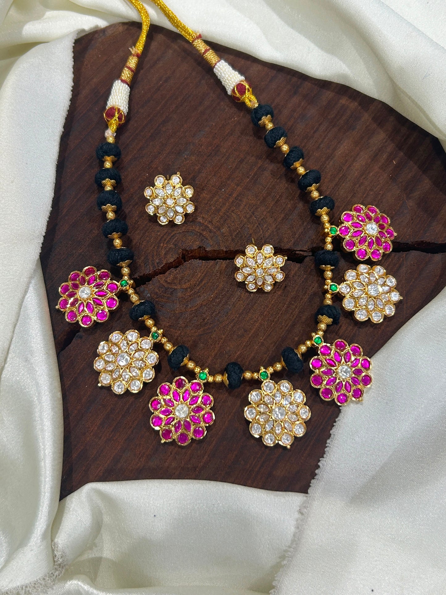 Pure jadau necklace