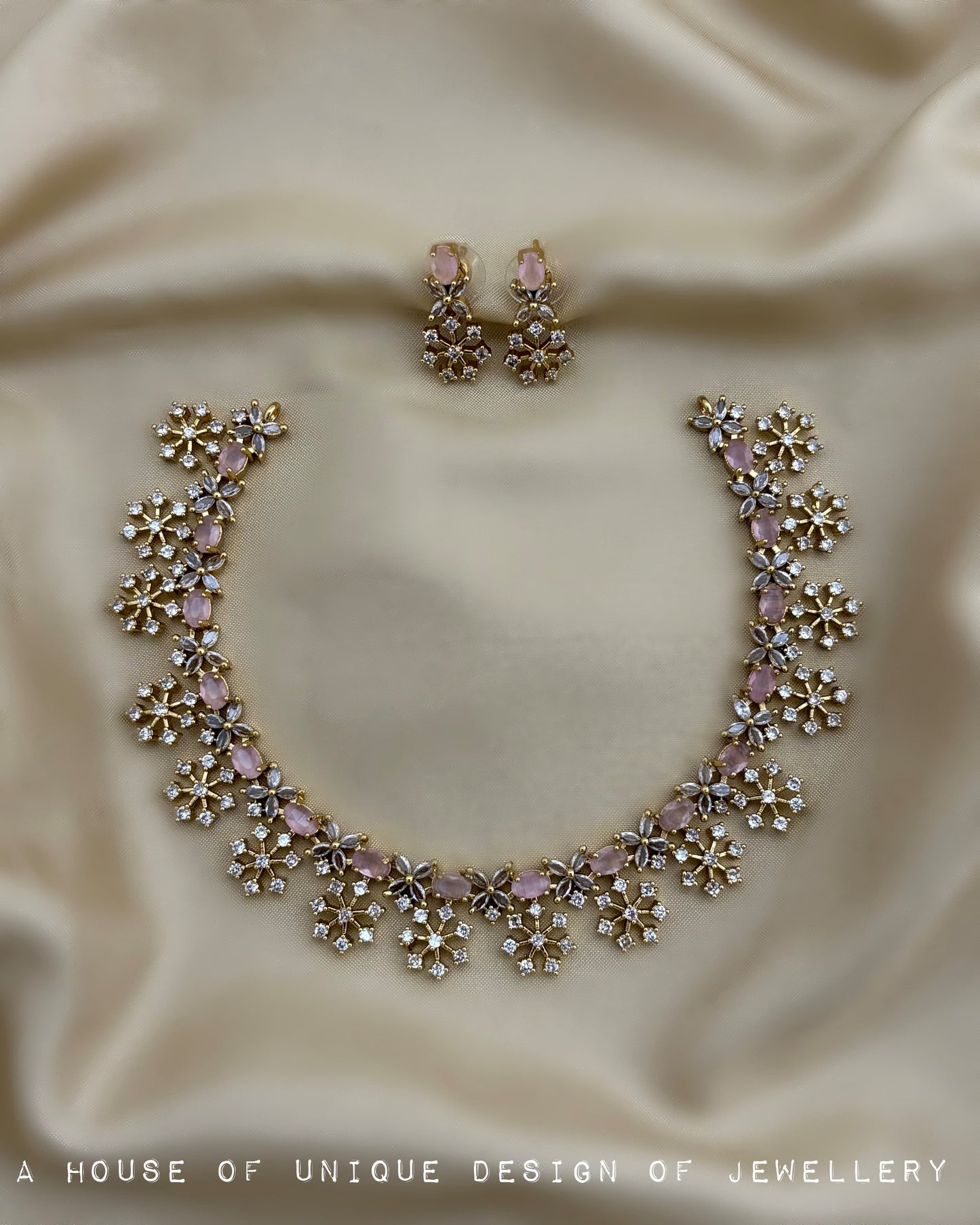 Petal necklace