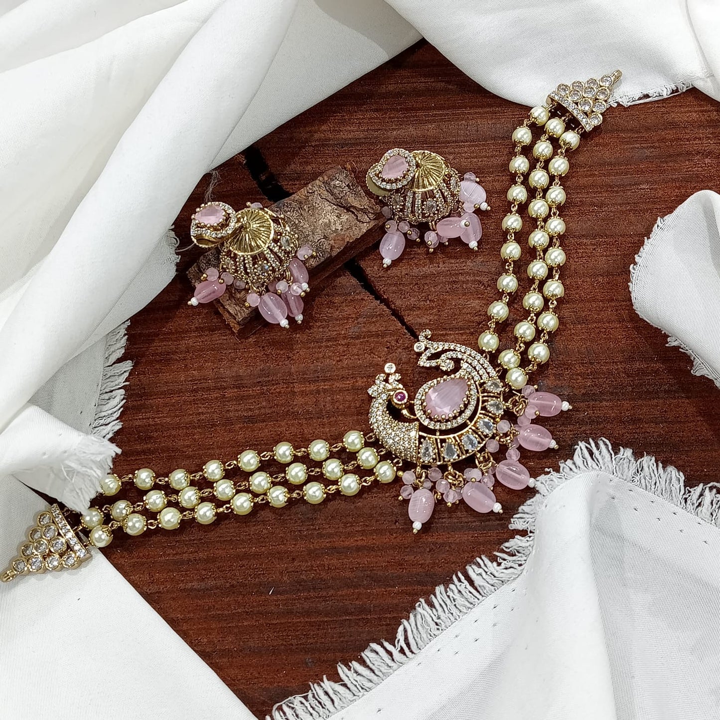 Chocker with beads (VJ-12)