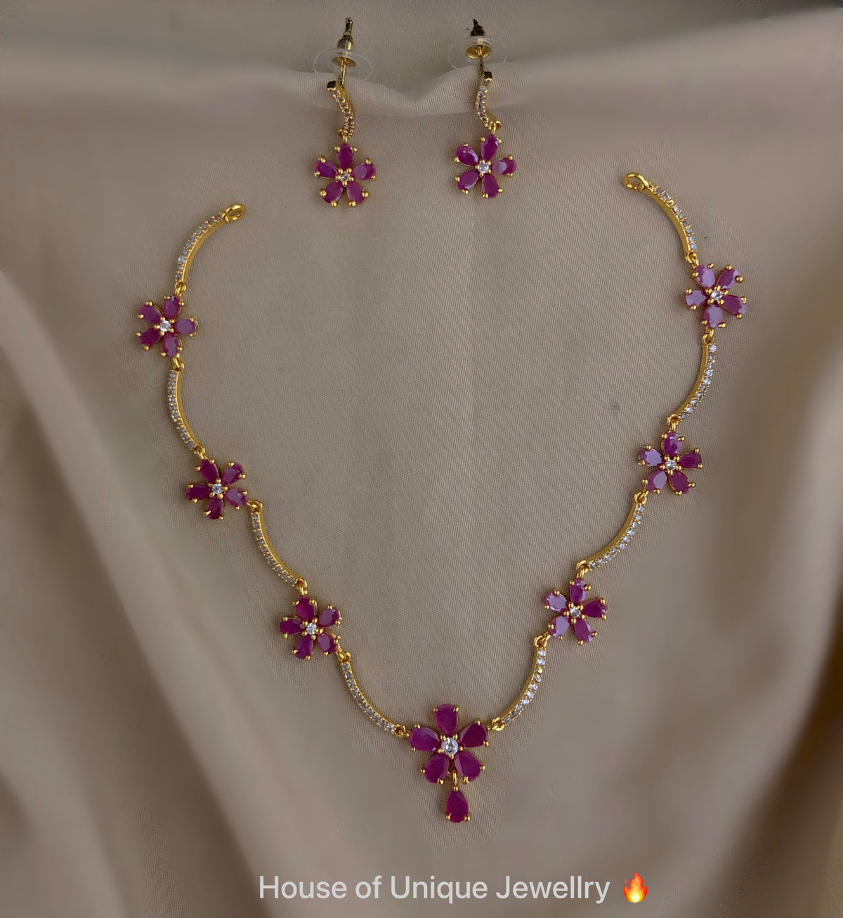 Simple stone necklace