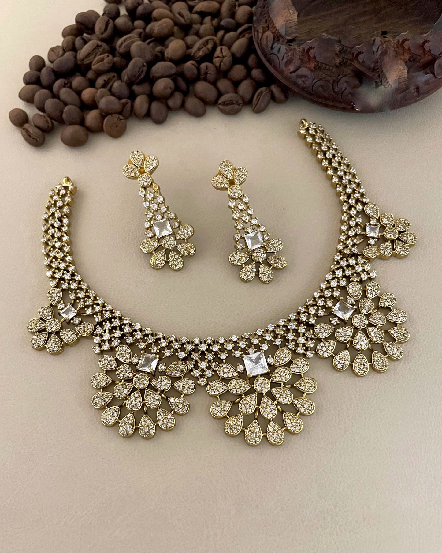 Grand necklace (DR-17)