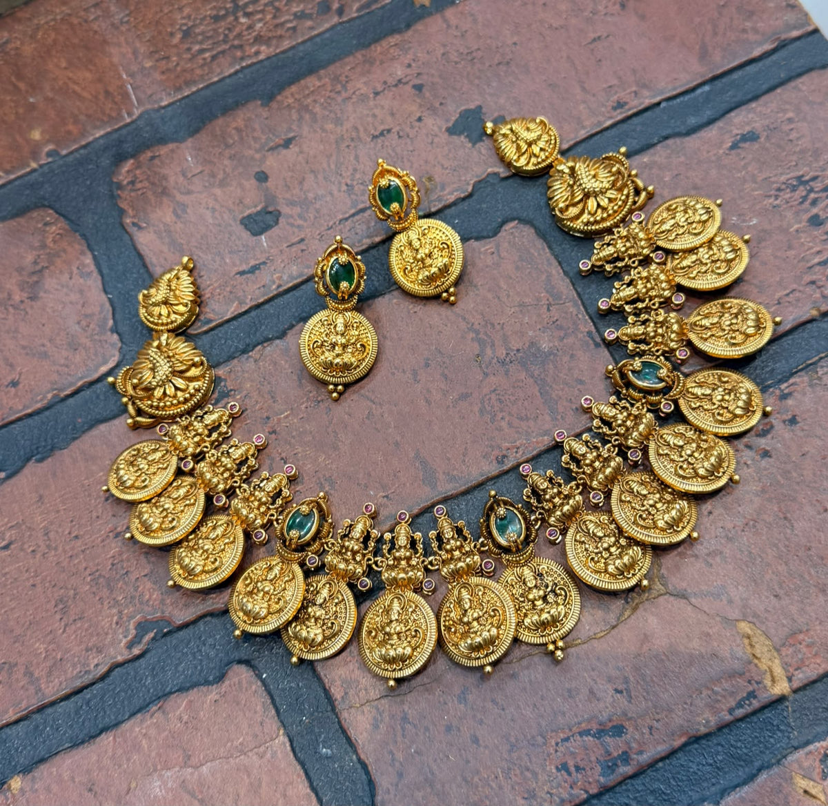 Grand coin necklace
