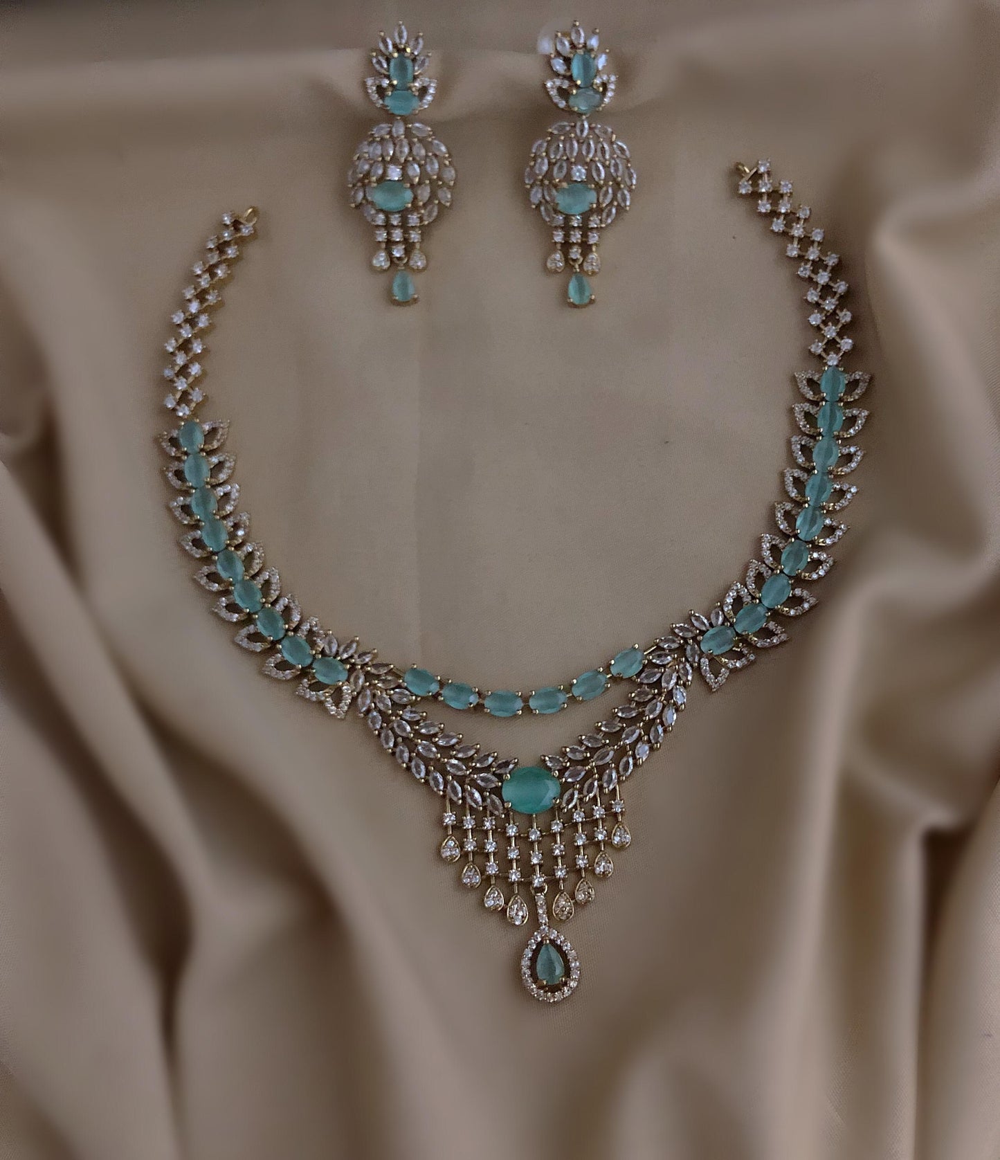 Small 2 layer elegant necklace