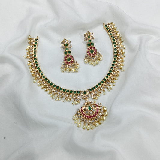 Green and red stone necklace