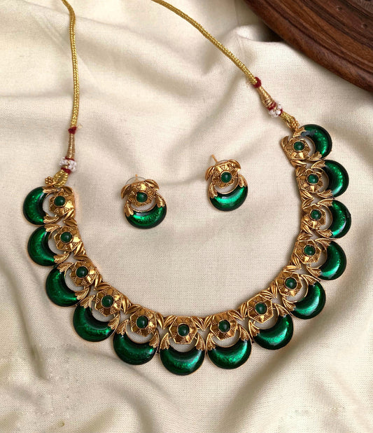 Pallakka short necklace half moon design(N-14)