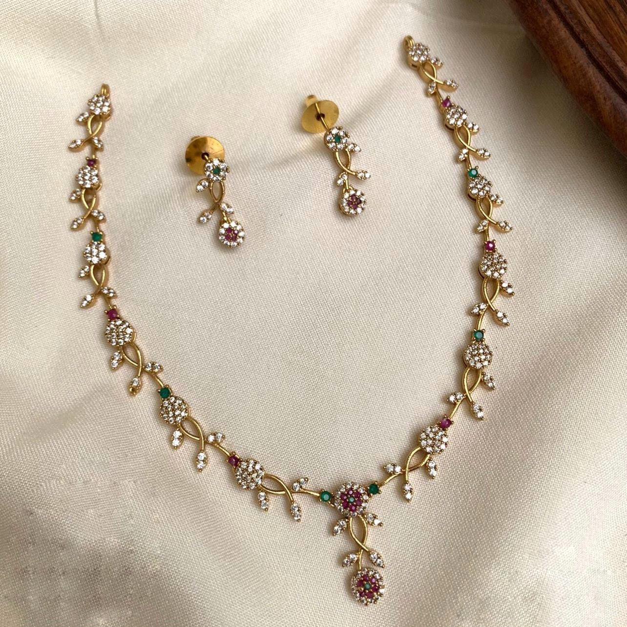 Twist flower necklace