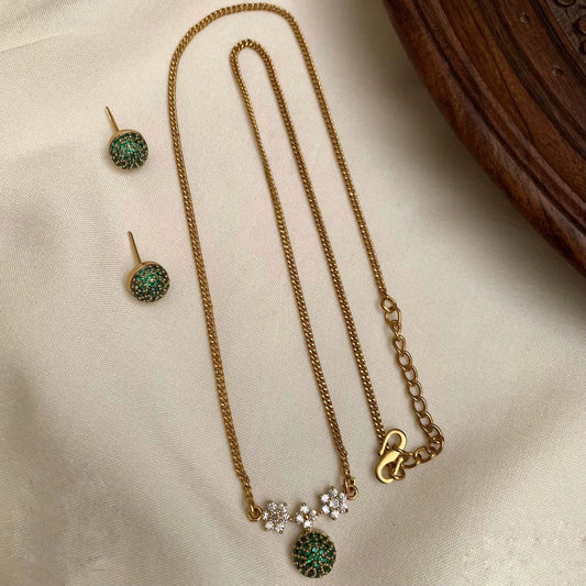 Long chain with pendent (N-90)