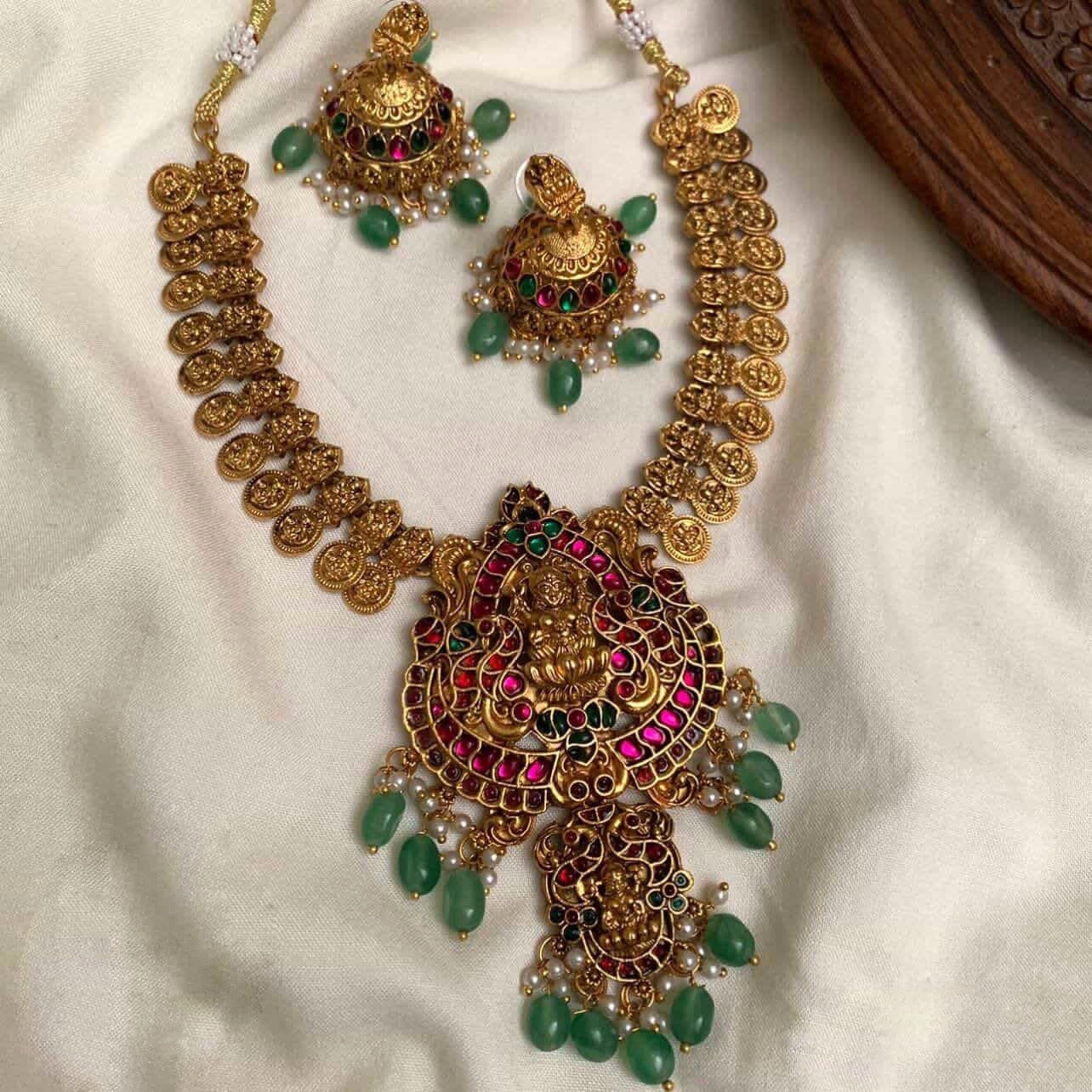 Short coin necklace
