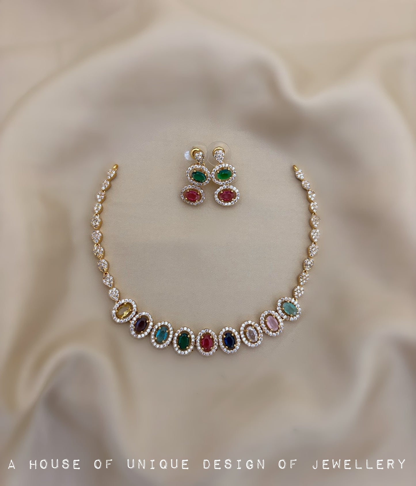 Simple stone align necklace