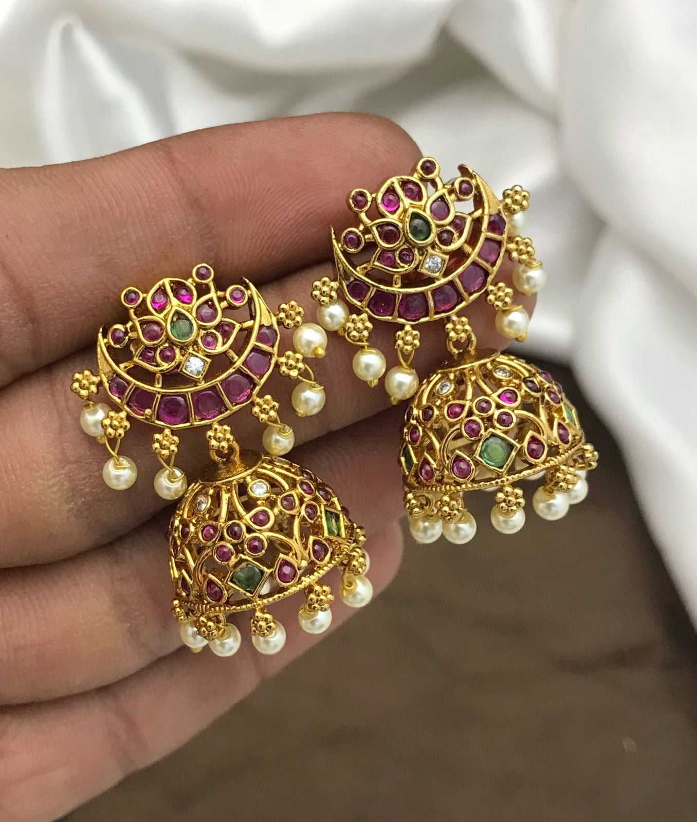Half moon jumka