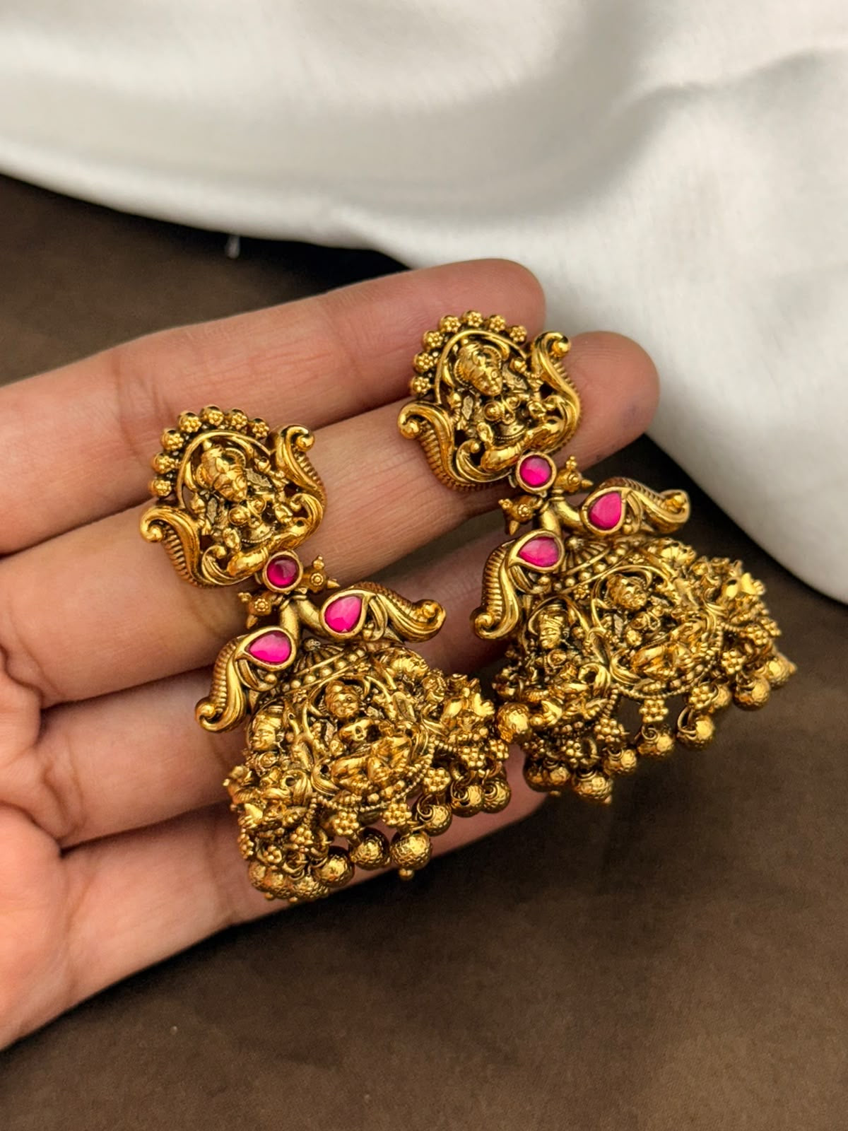 Gold jumka