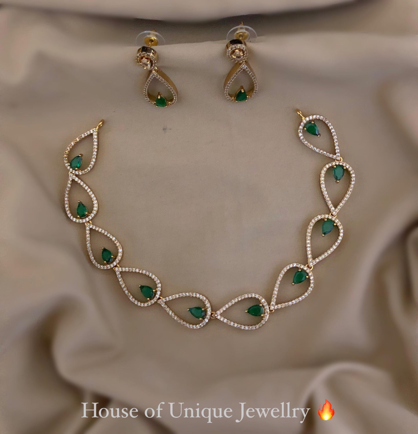 Simple design necklace