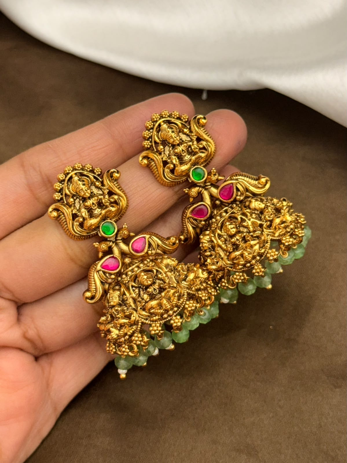 Gold jumka