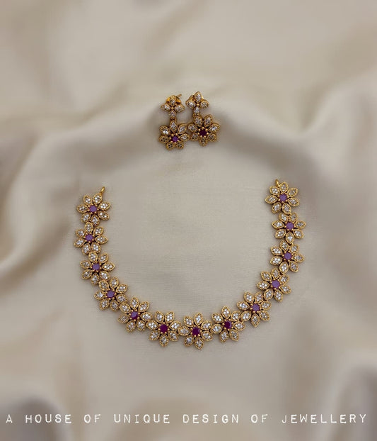 Flower design necklace