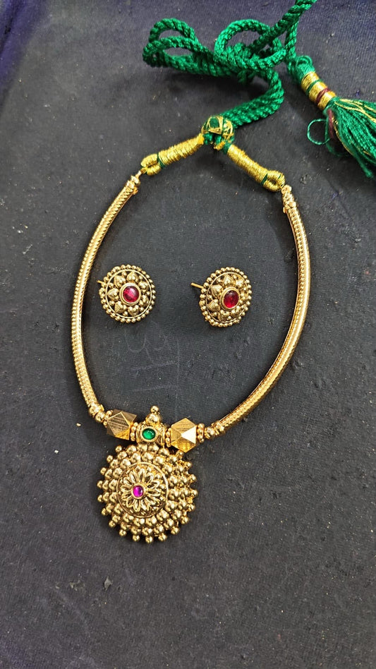Simple pendent necklace