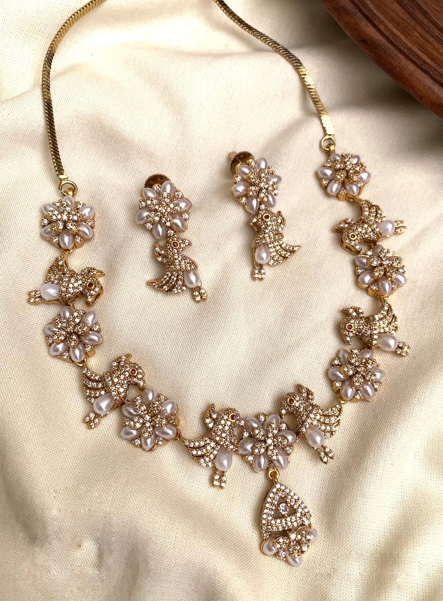 Parrot design necklace (DR-35)