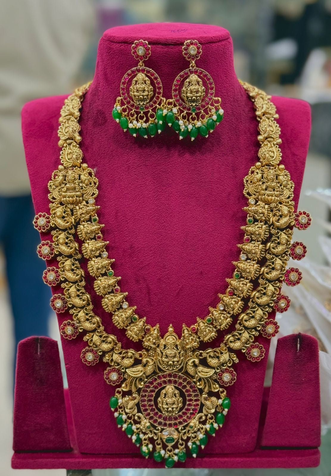 Grand necklace