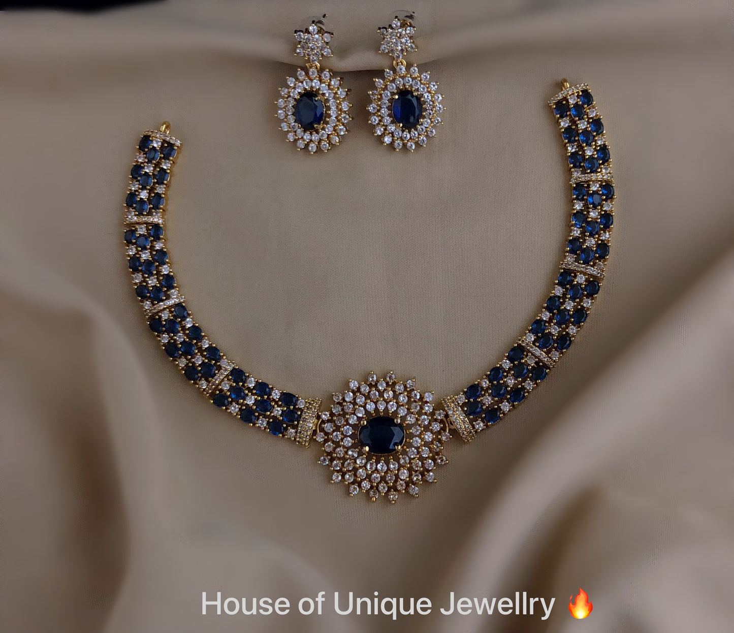 Stone Hasli necklace