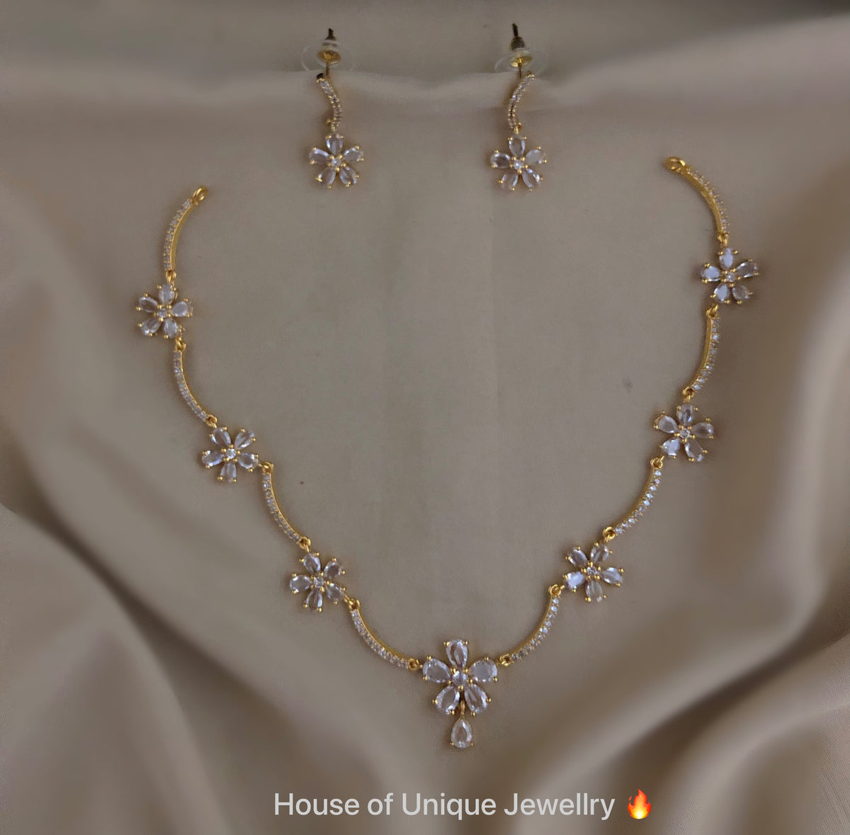 Simple stone necklace