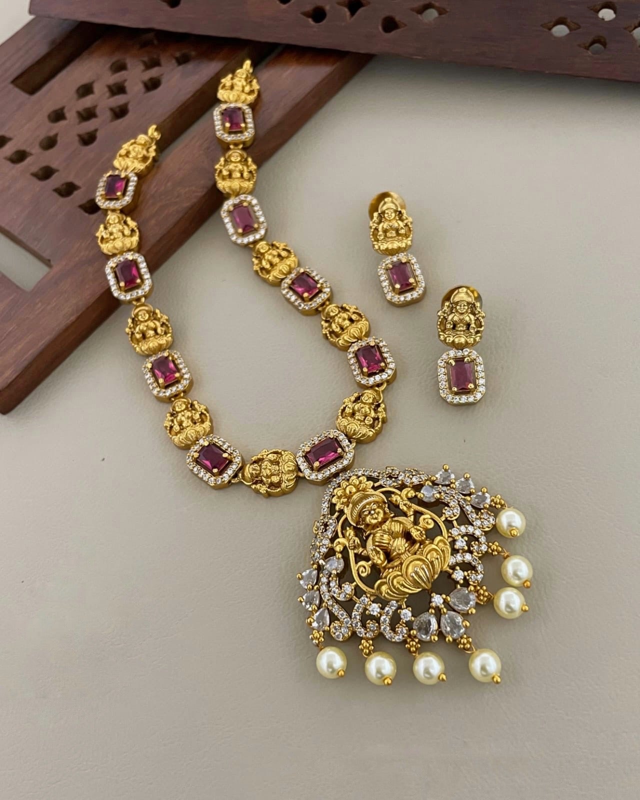 Lakshmi design necklace(N-23)