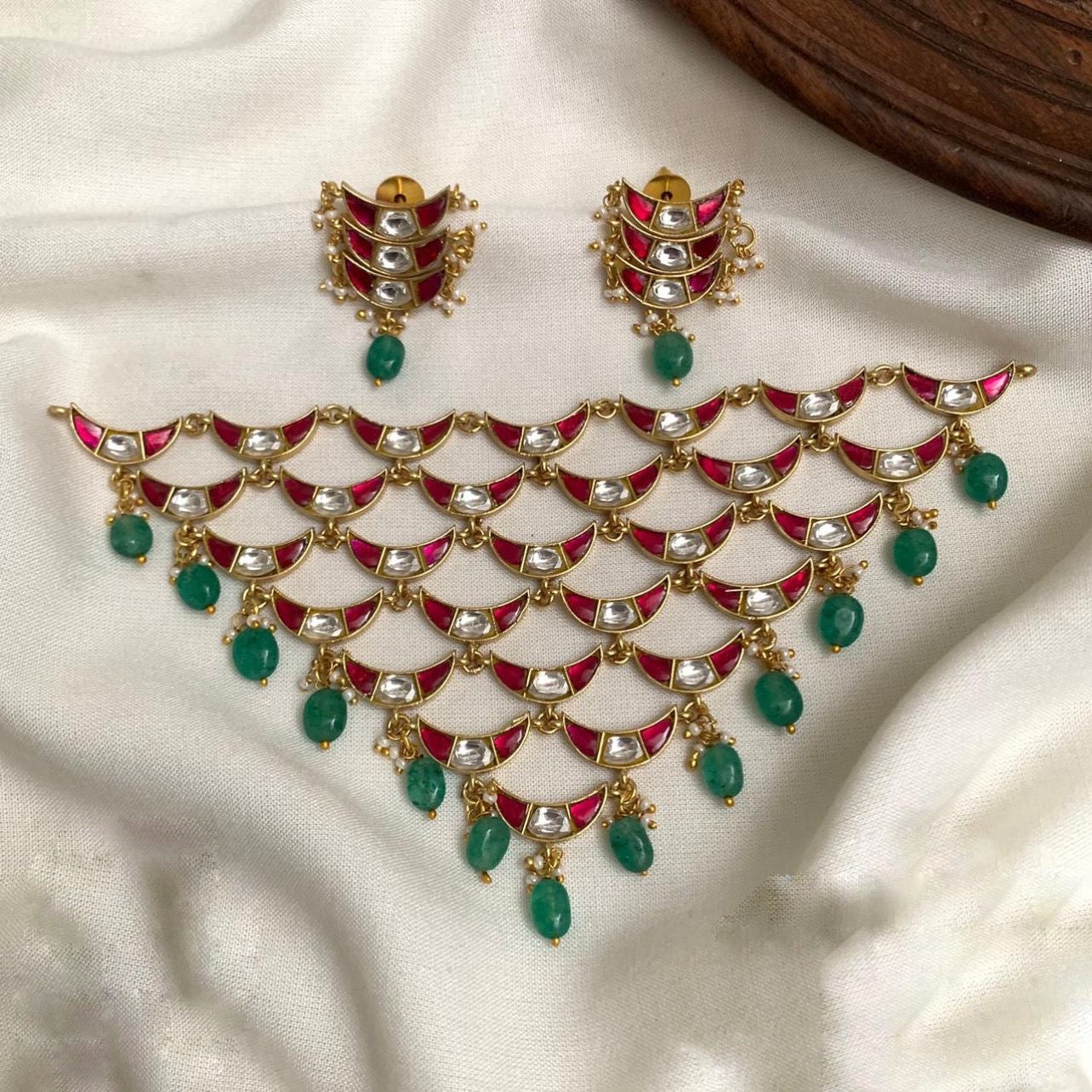 Jadau Triangle necklace