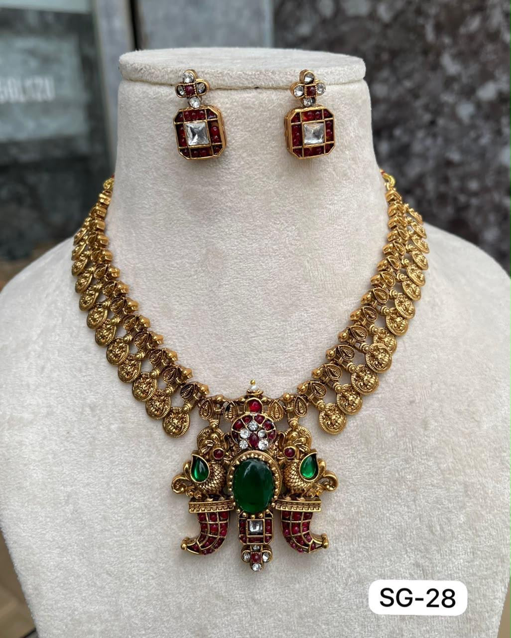 Short budget necklace