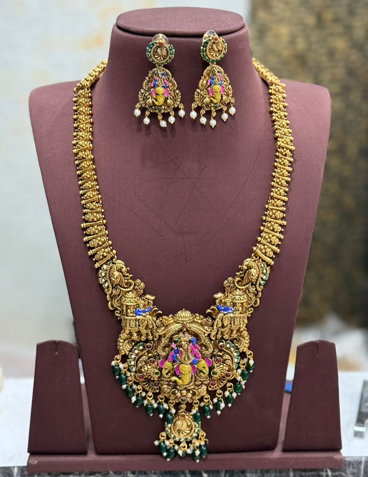 Long krishna haram