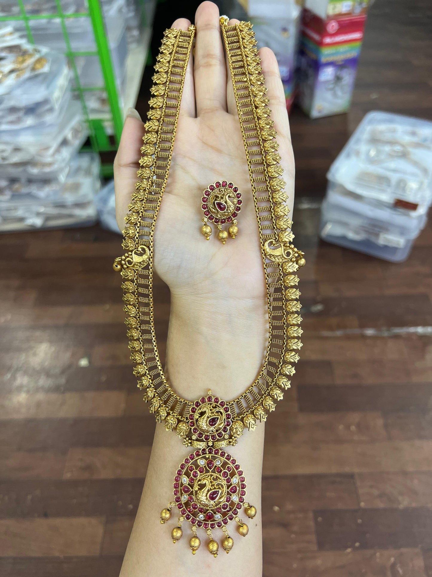 Long kasu and peacock haram
