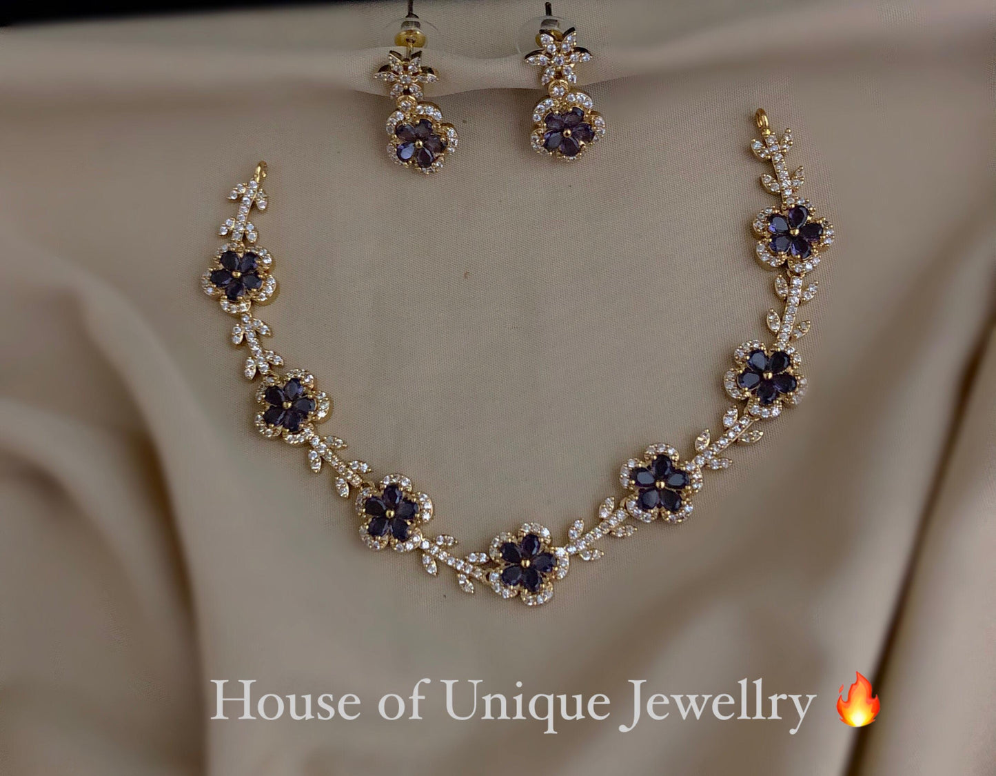 Flower stone necklace