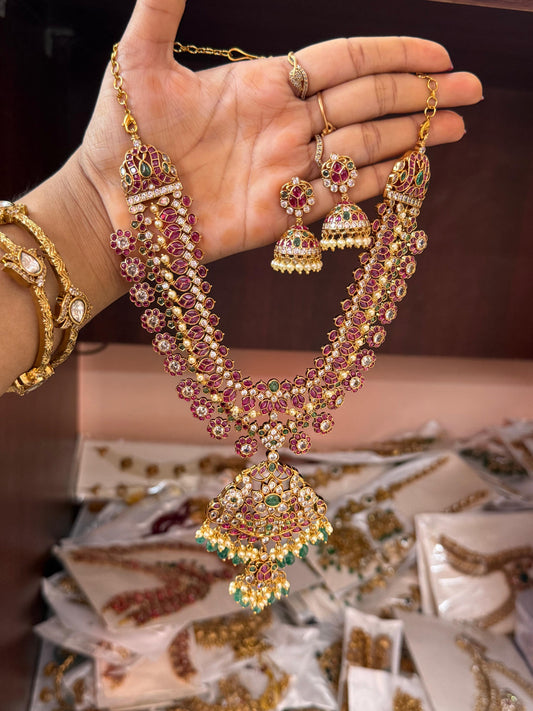 Removable pendent jadau necklace