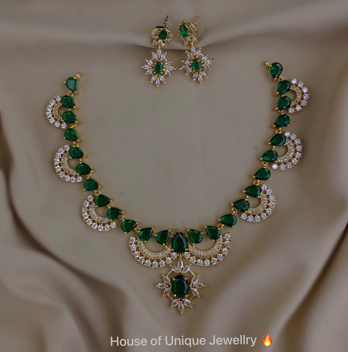 Stone layer necklace