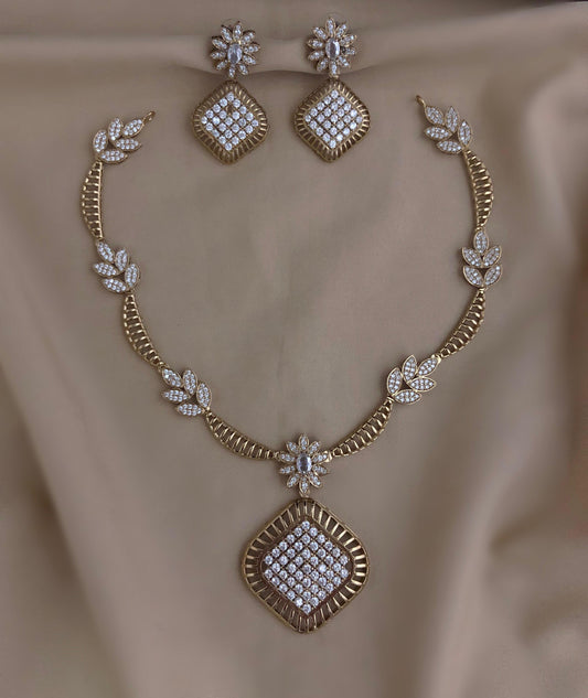 Moon design necklace (DR-43)
