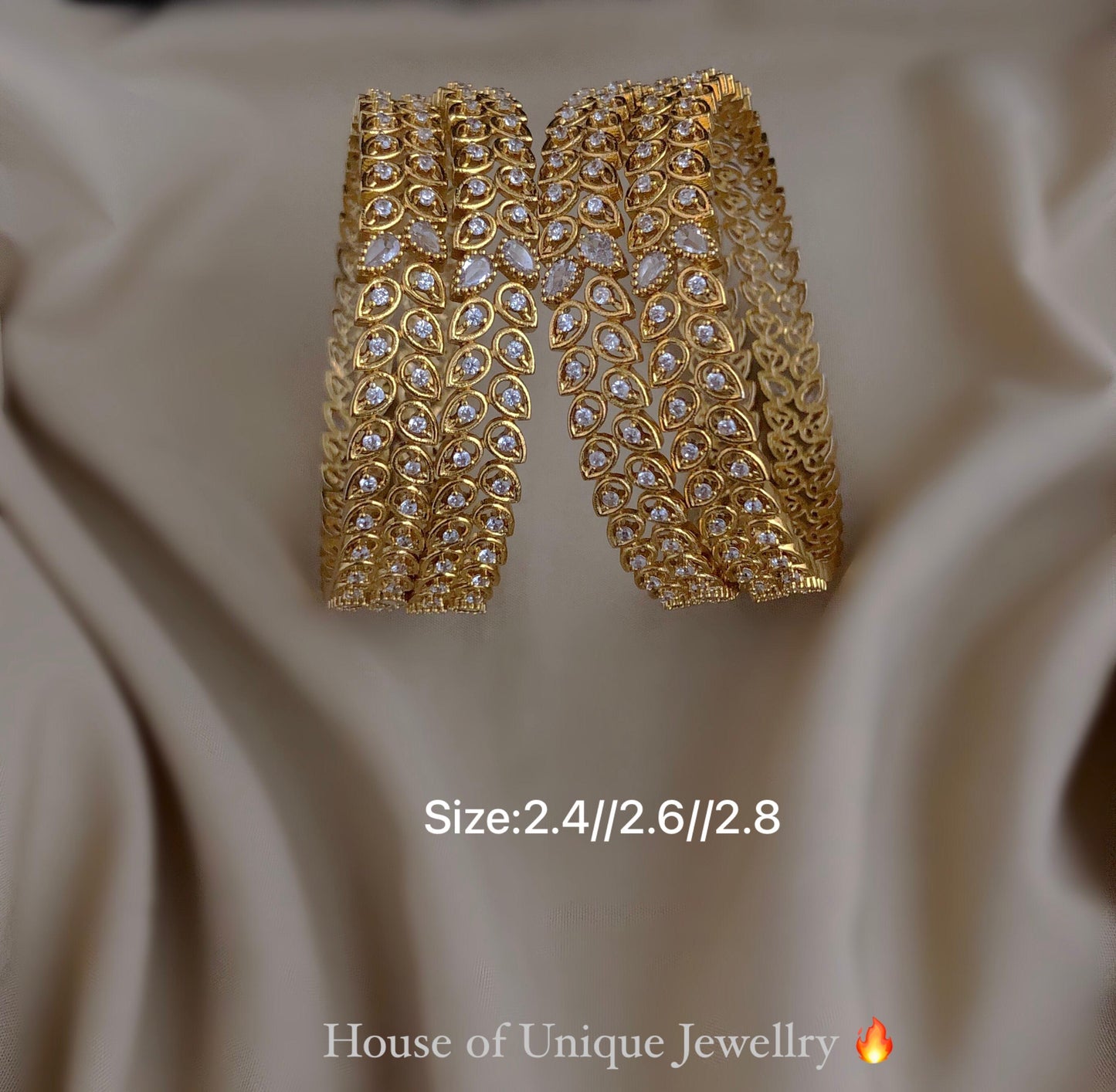 Set of 4 leaf bangles