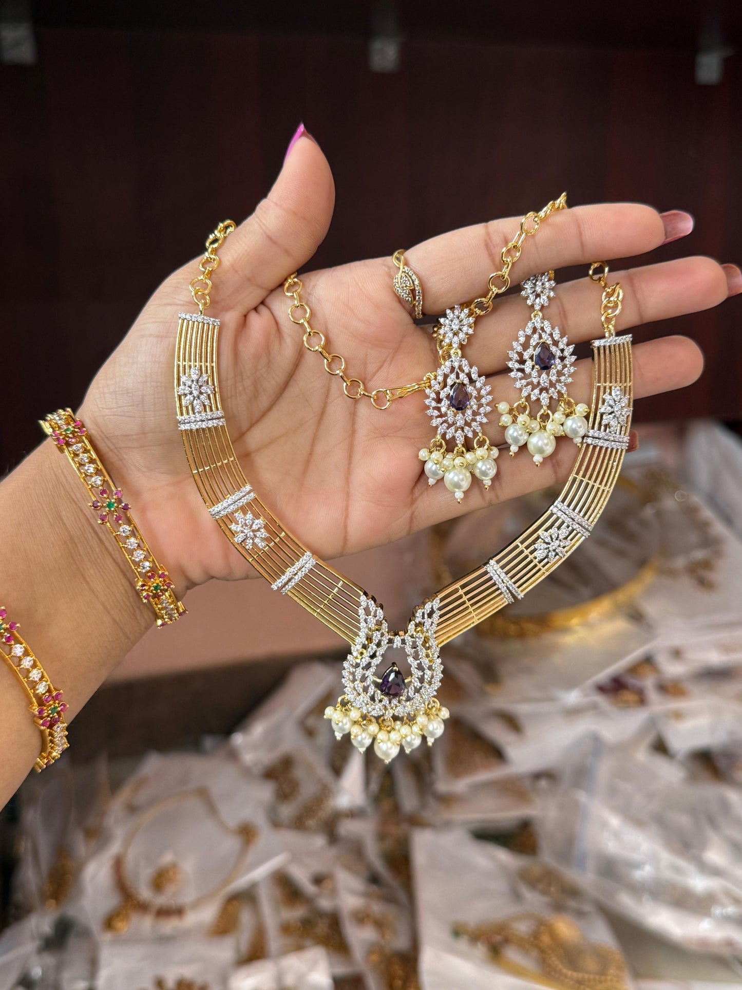 White stone Hasli set