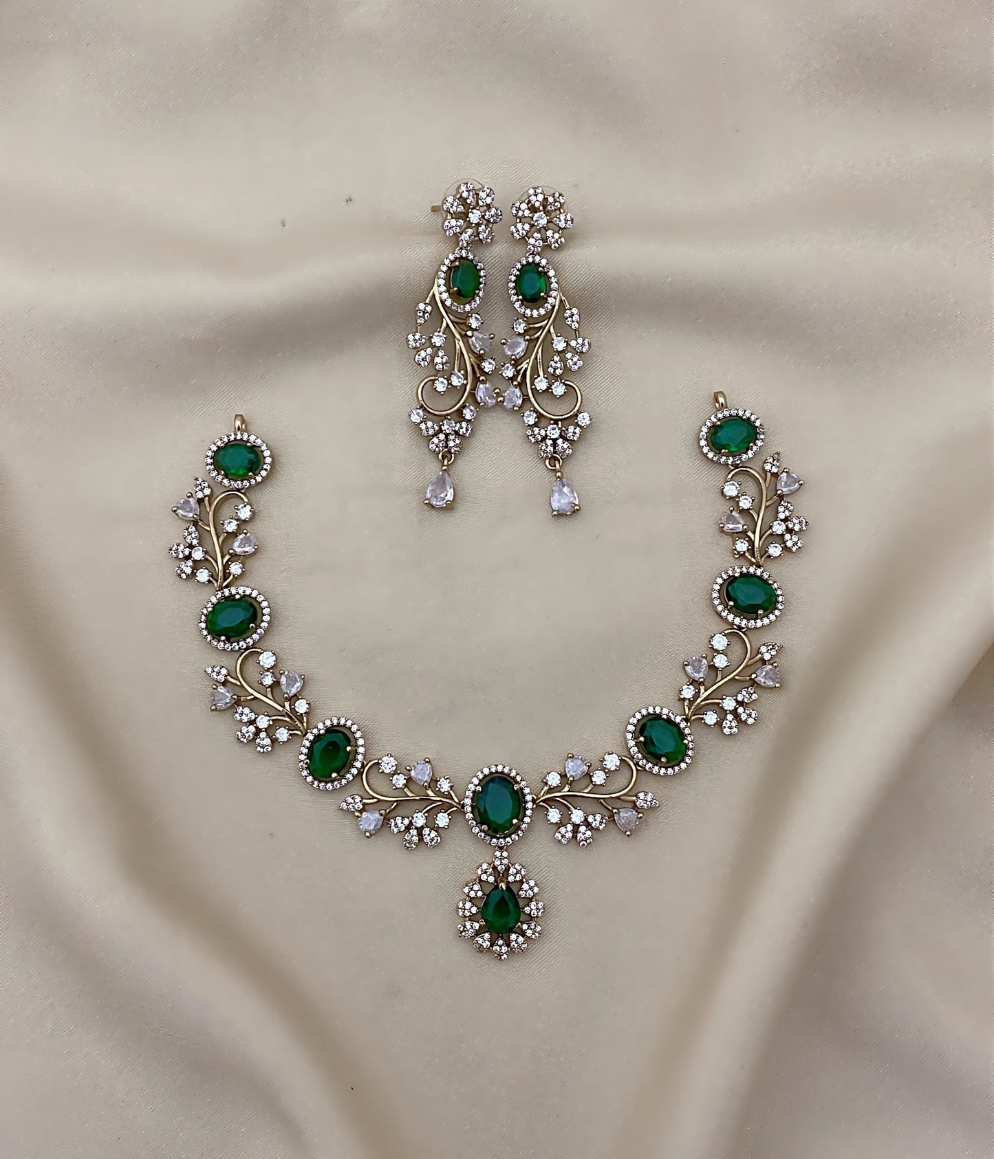 Diamond replica leaf necklace (DR-73)