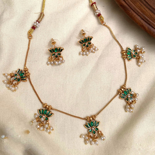 Simple lotus necklace (N-81)