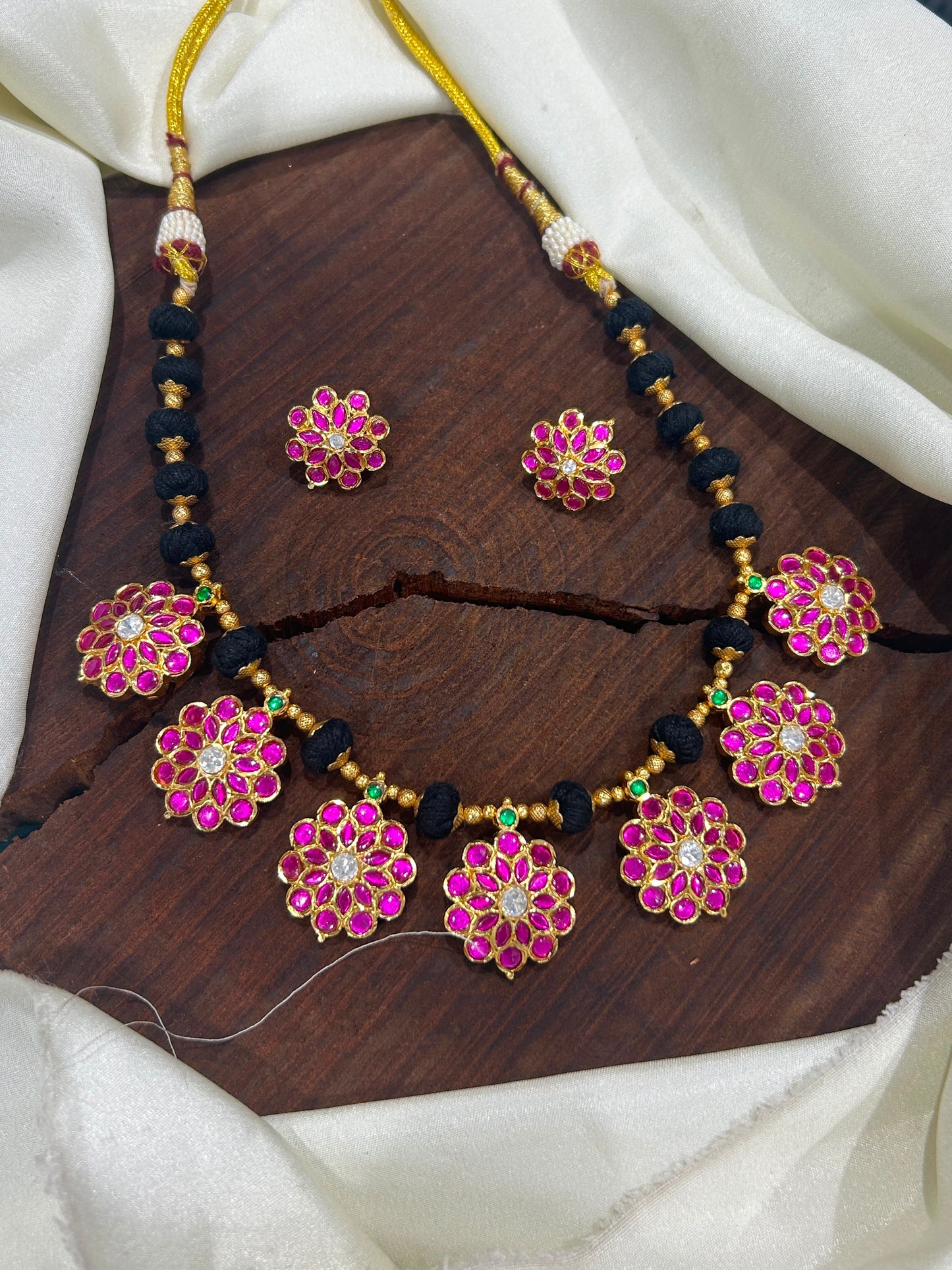 Pure jadau necklace