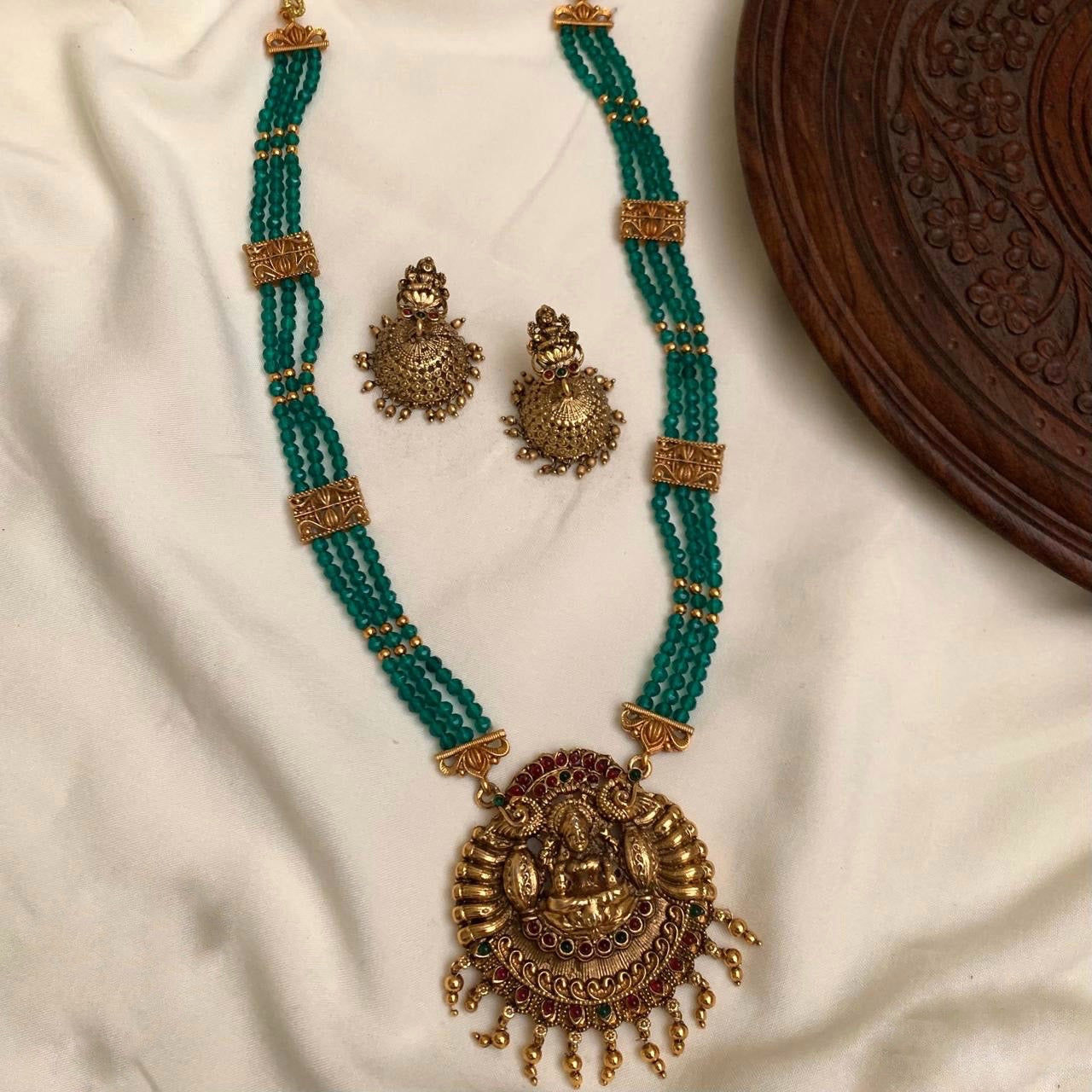 Round green Lakshmi haram