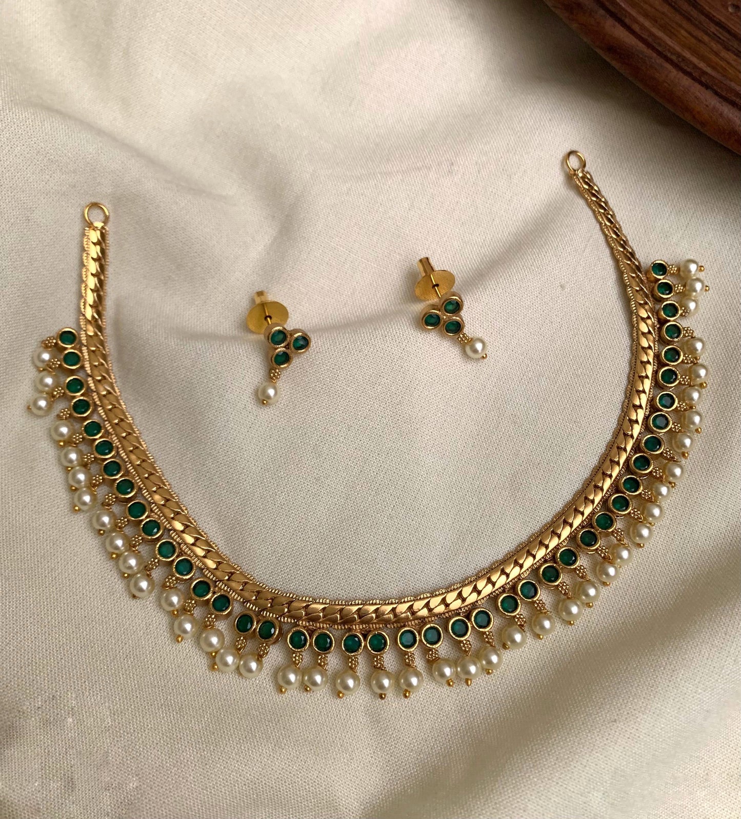 Necklace with pearl drops(N-5)