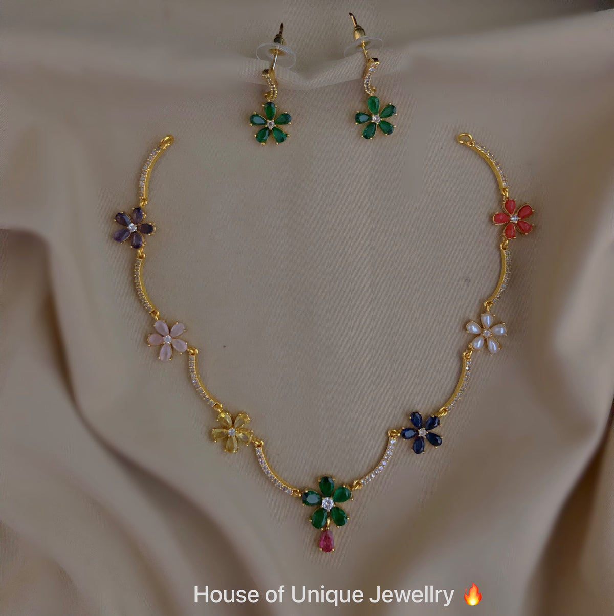 Simple stone necklace