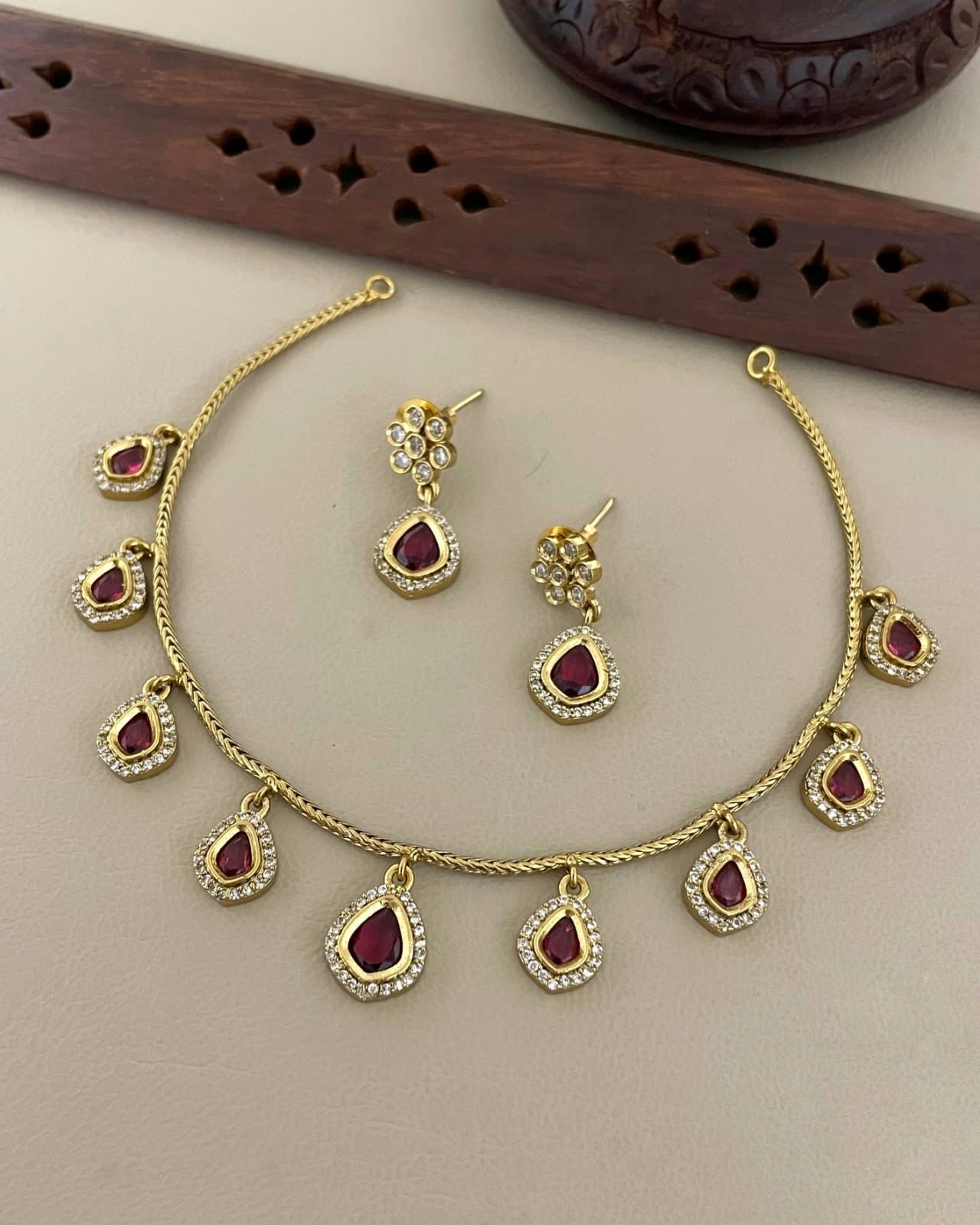 Petal drop necklace (N-24)