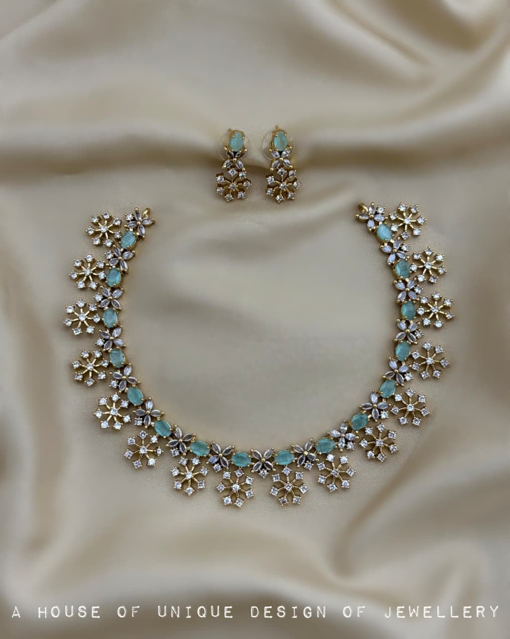 Petal necklace