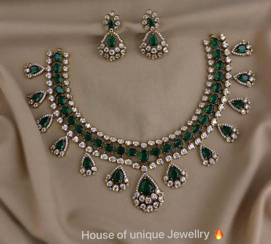 Stone V shape look necklace
